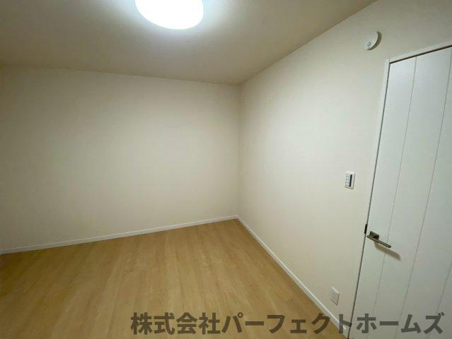 桜丘町戸建の洋室|コンパクトで使いやすい洋室です