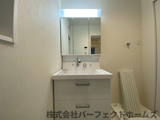 桜丘町戸建の独立洗面台|独立洗面化粧台付き