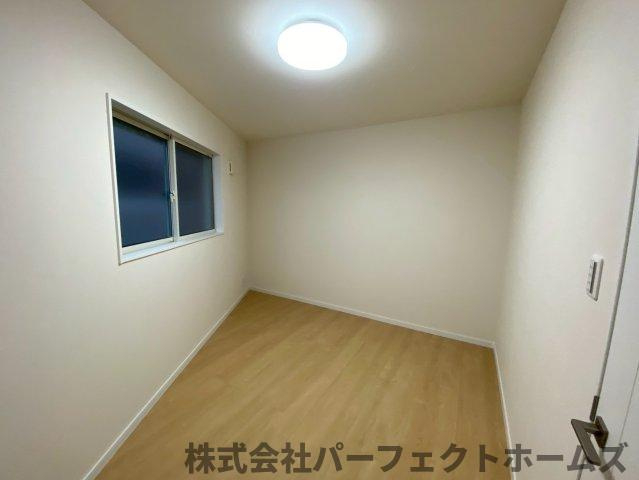 桜丘町戸建の洋室|個人の部屋や寝室として使える洋室です