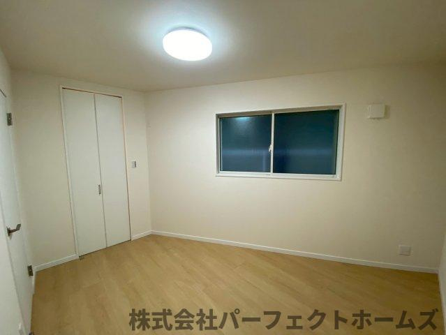 桜丘町戸建の洋室|きれいな洋室です