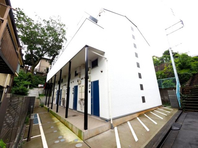 【外観】 | プライムテラス生田 | 大型バイクも駐輪可能