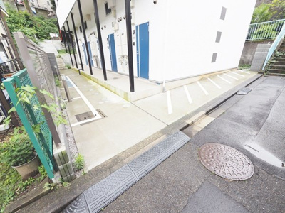 【エントランス】 | プライムテラス生田 | 最寄り駅まで徒歩９分の立地です