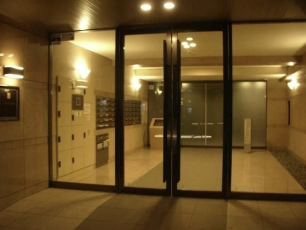 ルーブル中野沼袋のエントランス