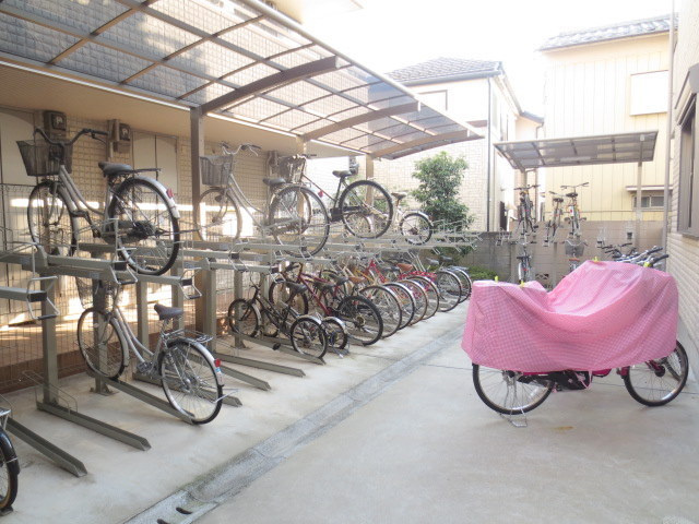 オンディーヌグルエⅠのその他共用部分|★屋根付き駐輪場★