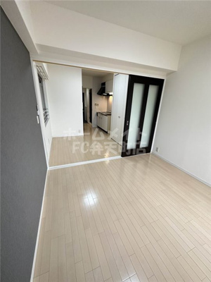 【居間・リビング】 | フロンティアタワー九条Ⅱ