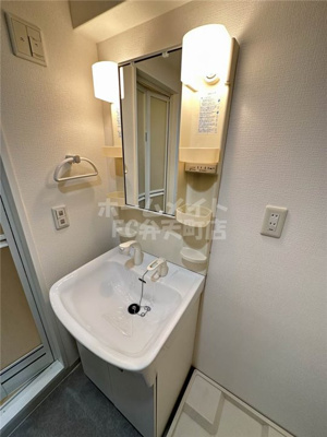 【洗面所】 | フロンティアタワー九条Ⅱ