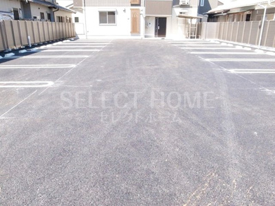 【駐車場】 | インフィニティ | 駐車場があるので、車を買う予定の方も安心です