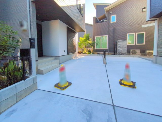 ふじみ野市大原１丁目の新築一戸建の駐車場|カースペースは1台分あります。