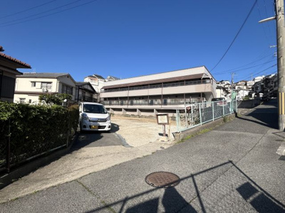 【前面道路含む現地写真】 | 鈴蘭台東５丁目土地 | 南側の４２条２項道路