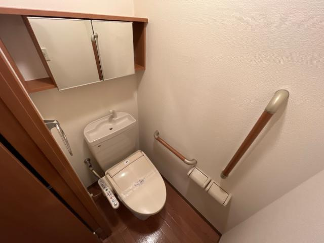 レジデンス塩屋のトイレ|シャワー付トイレ