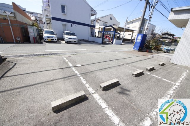 ルックハイツⅡの駐車場