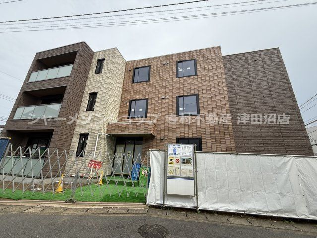 トラストメゾンしらぎくのエントランス