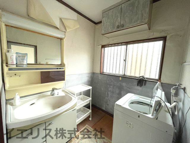 真岡駅から約5分！真岡市台町　中古戸建の独立洗面台|使いやすい独立洗面台です