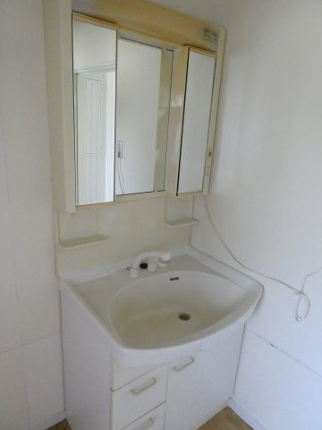 幸手東5丁目戸建の独立洗面台