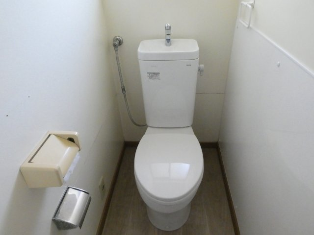 幸手東5丁目戸建のトイレ