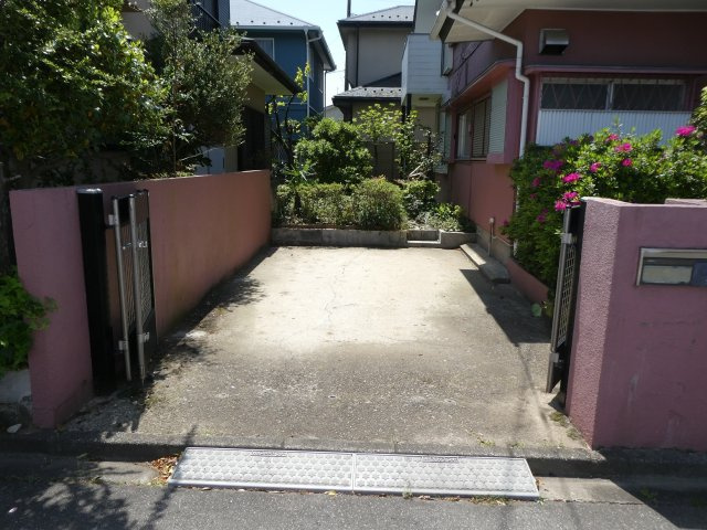 幸手東5丁目戸建の駐車場