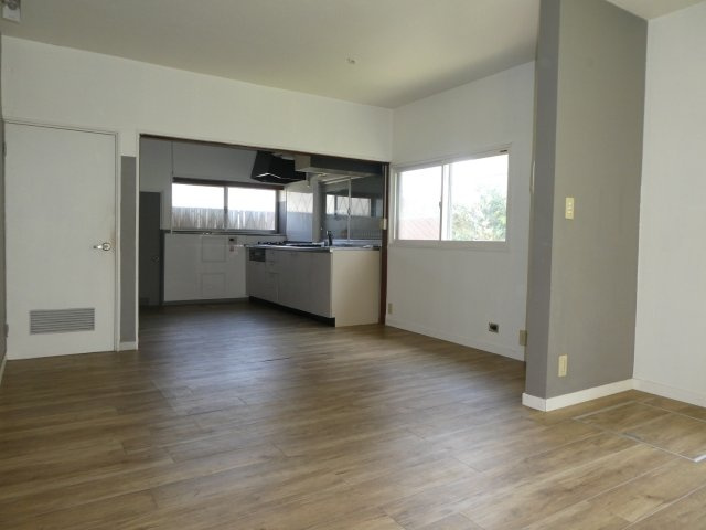 幸手東5丁目戸建の居間・リビング