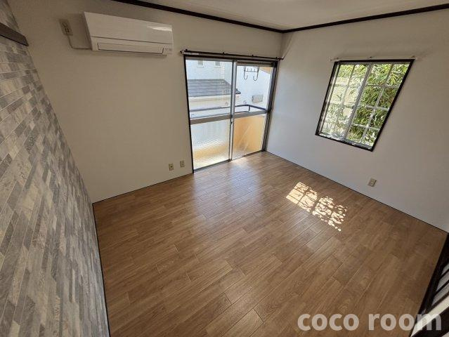 栄ハイツの居間・リビング