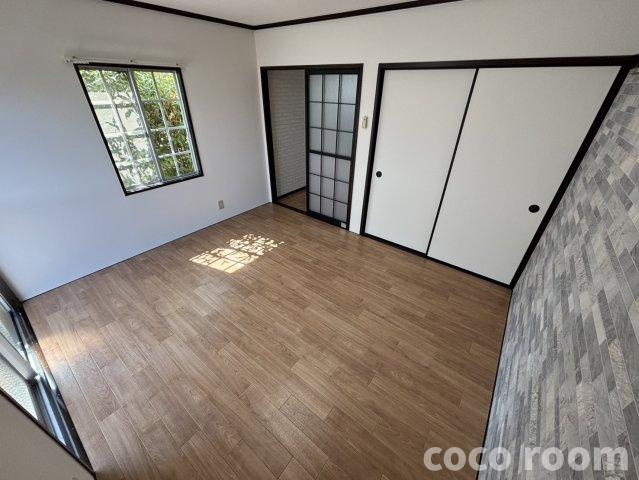 栄ハイツの居間・リビング