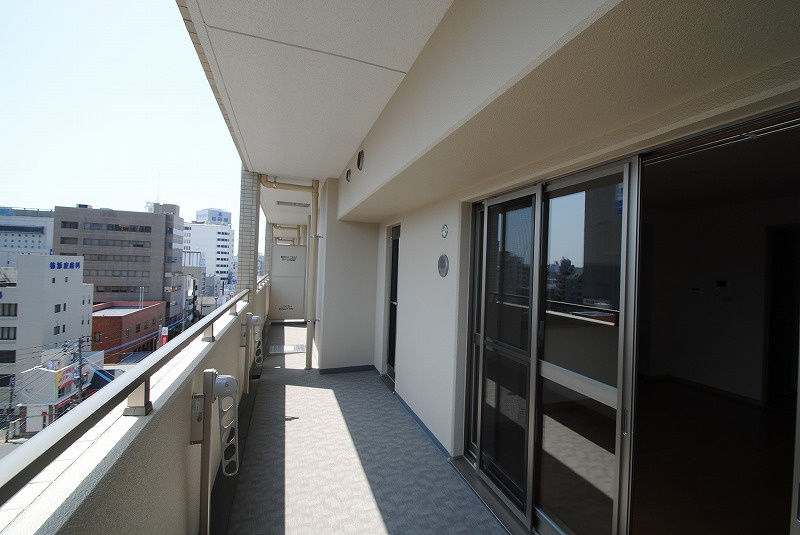 カトルズ旭のバルコニー