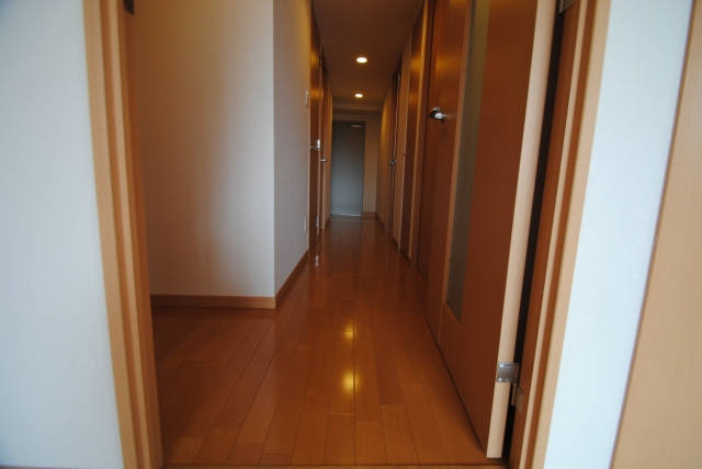 カトルズ旭の玄関