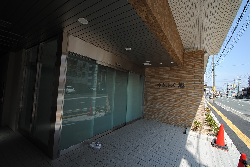 カトルズ旭のエントランス