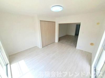 【洋室】 | パルコープ長束 | 7.8帖