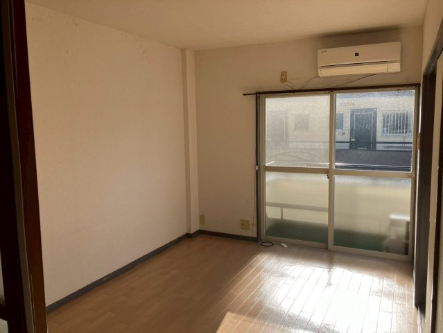 水戸市見和２丁目のアパートの居間・リビング