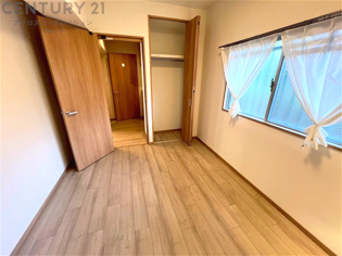 衣類やアクセサリー、小物類の収納が便利で整理整頓がしやすく、部屋の美観を保ちつつ、スペースを最大限に活用できます。衣服のしわやダメージを防ぎ、長持ちさせることができます。