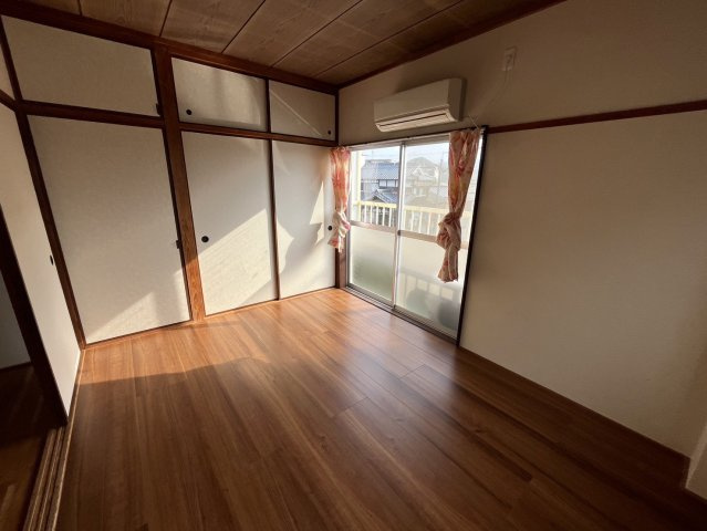 田中ハイツの洋室