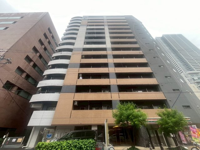 セレニテ本町グランデの外観