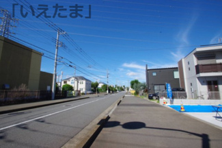 【前面道路含む現地写真】