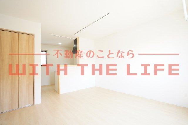 Maison Blanche【10.000円キャッシュバック対象物件】の居間・リビング|ゆったり過ごせる居間です