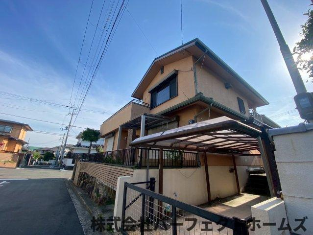 八幡市西山和気中古戸建の前面道路含む現地写真|前面道路含む現地写真です