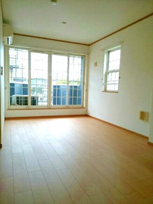 【居間・リビング】 | サン エトワールⅠ | 明るいリビングです