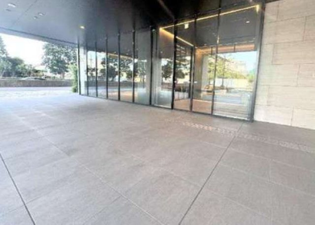 ローレルタワールネ浜松町のエントランス