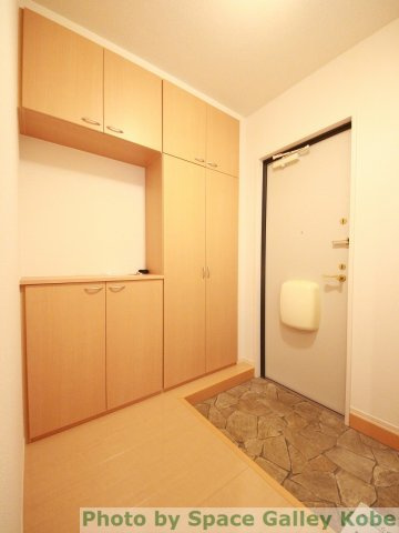 クレサンの玄関|※お部屋により仕様が異なる場合があります。
