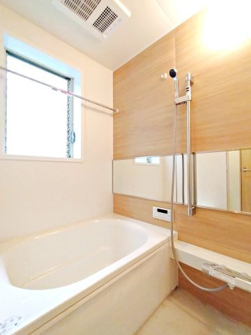 相模原市南区上鶴間2丁目　中古一戸建ての浴室