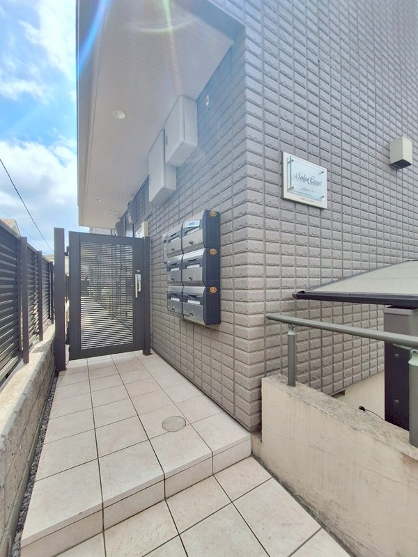 千葉市中央区松波３丁目の賃貸マンションのロビー