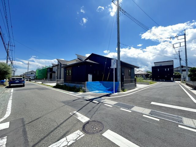新築　高崎市新町　Blooming　Garden　1号棟の前面道路含む現地写真|現地写真　北側接道幅員約6ｍ

