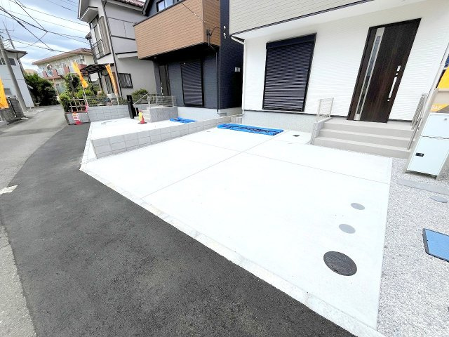 あきる野市草花　全3棟の駐車場|2025年撮影