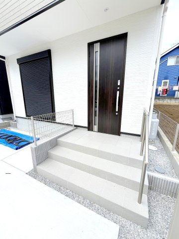 あきる野市草花　全3棟の玄関|2025年撮影