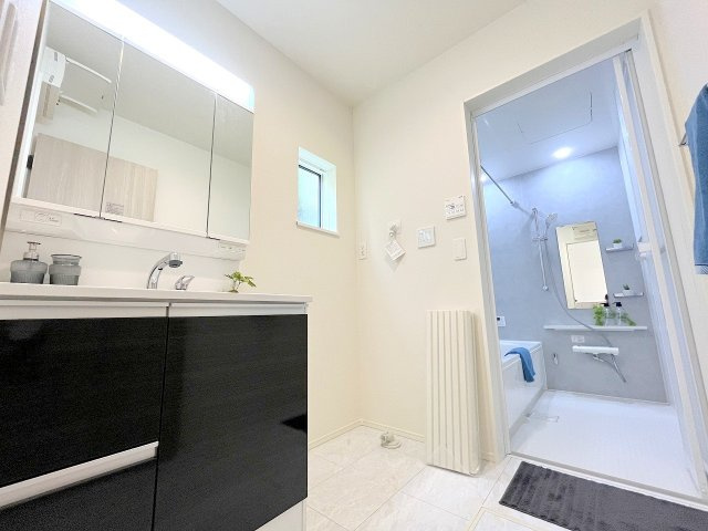 あきる野市草花　全3棟の独立洗面台|2025年撮影