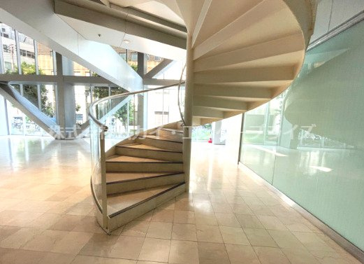 K2ビルディングのロビー