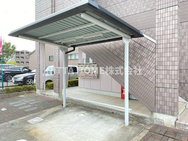 レスポワールのその他共用部分|屋根付きの駐輪場は無料です☆彡