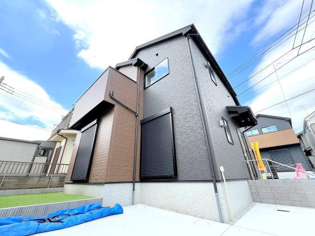 あきる野市草花　全3棟の外観