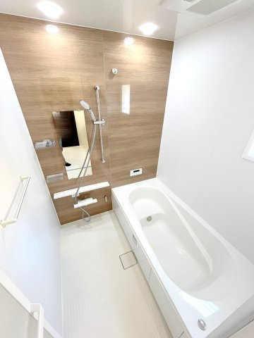 あきる野市草花　全3棟の浴室