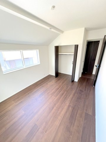 あきる野市草花　全3棟の洋室