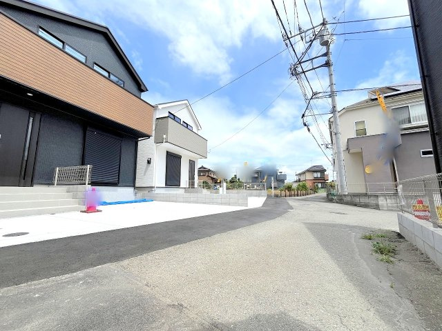 あきる野市草花　全3棟の前面道路含む現地写真