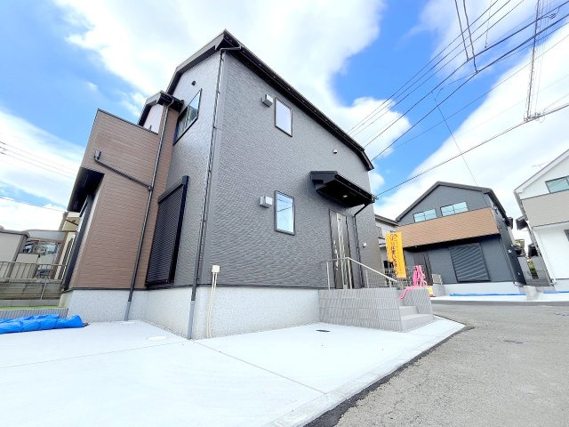 あきる野市草花　全3棟の外観